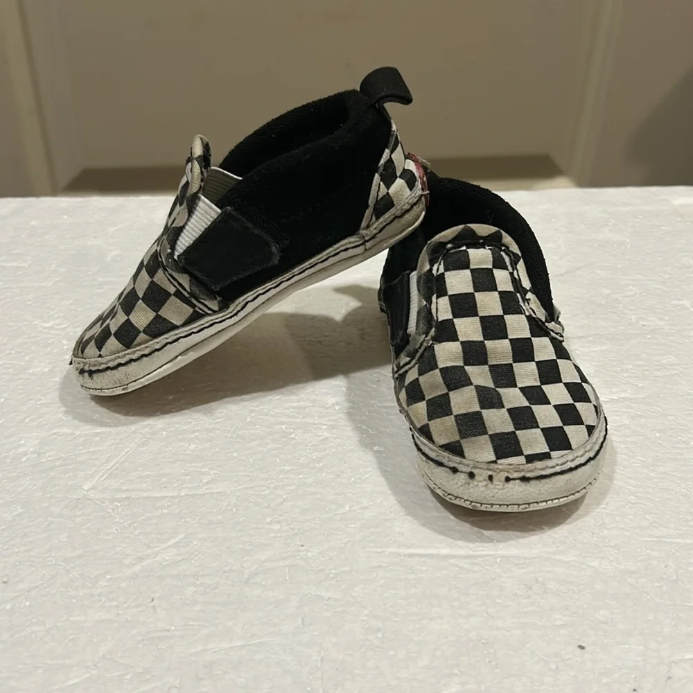 VANS infant slipOn black white classic checkered sneaker shoe loop elastic size4